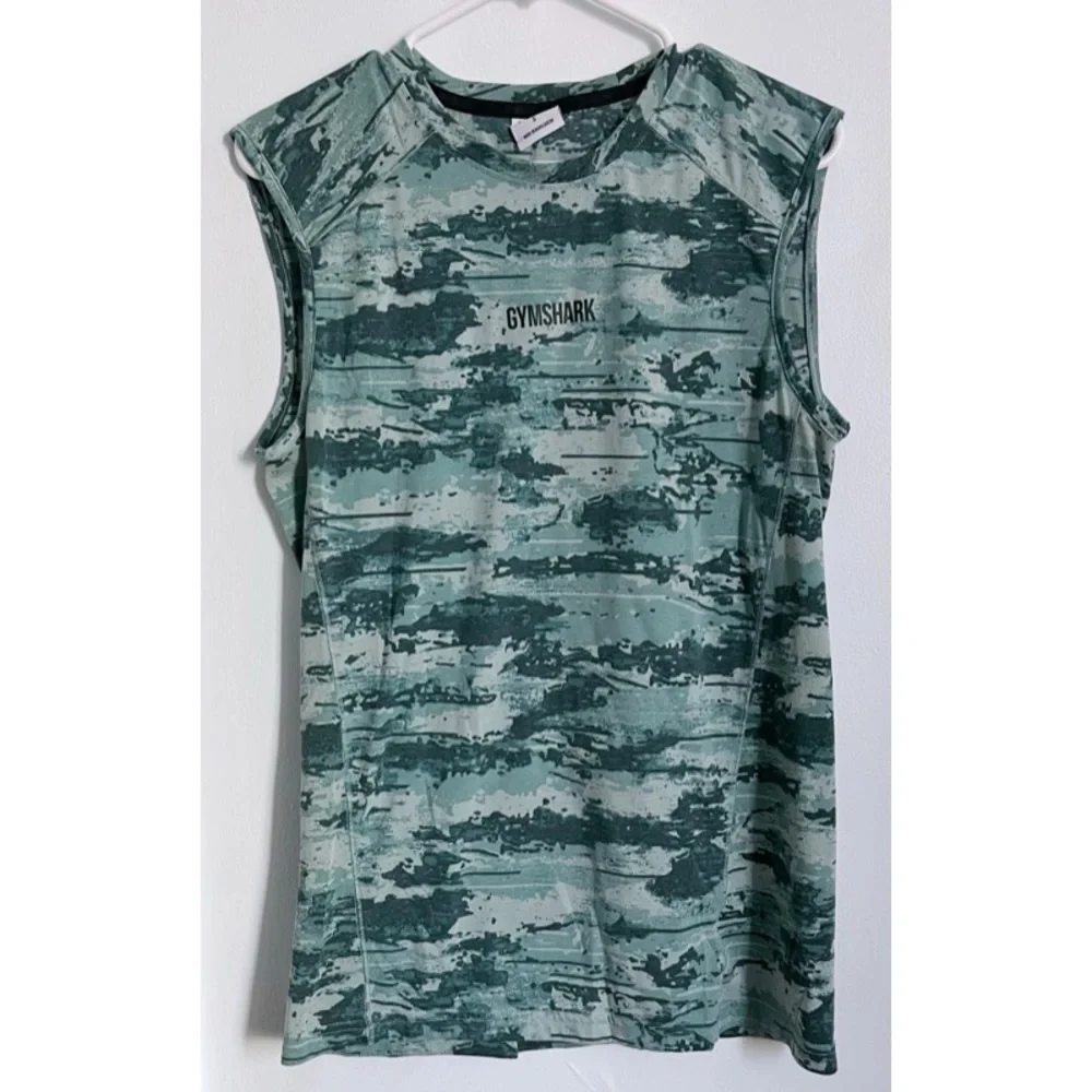Gymshark • Chalk Tank Men's Green Camo Sleeveless Shirt